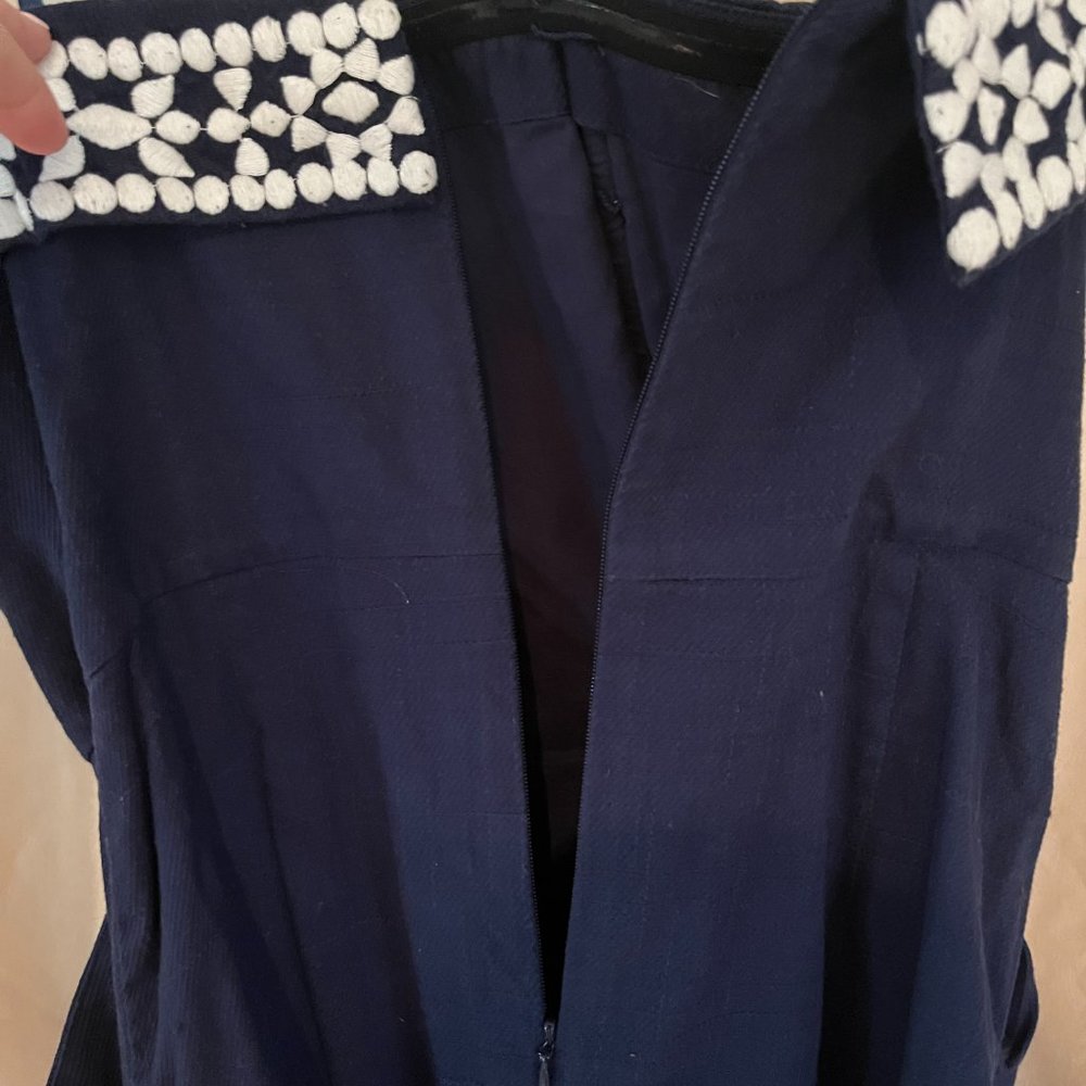 Dress - Picture 6 of 7